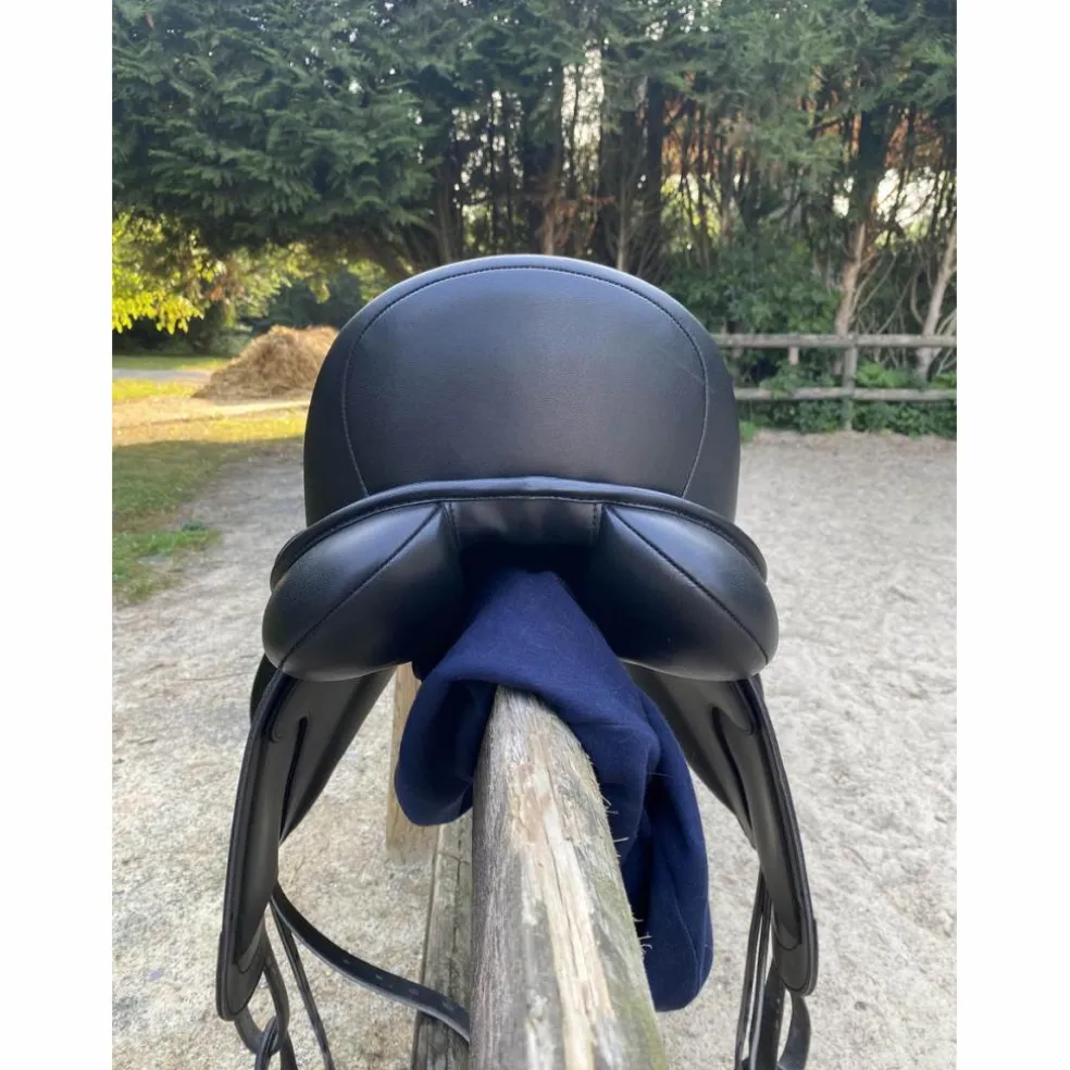 Selle Dressage Premier Equine 18"