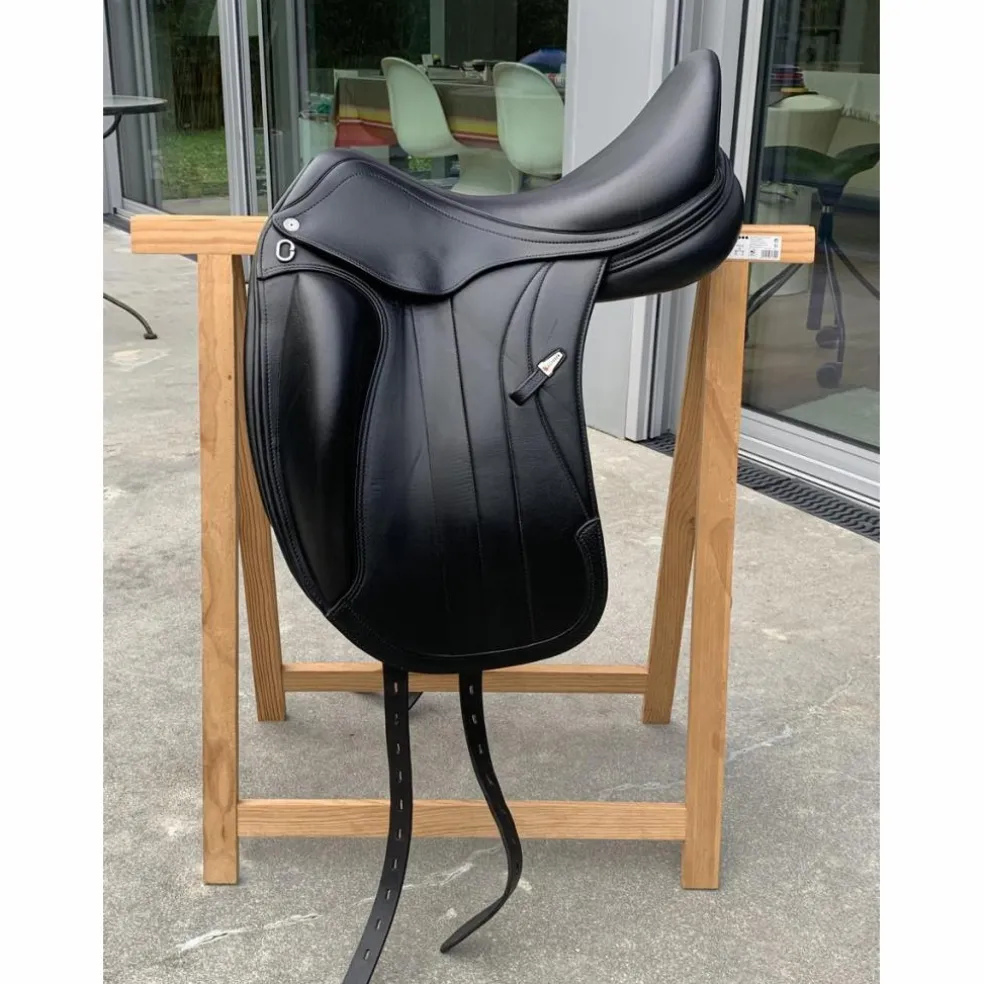 Selle dressage Équipe Viktoria taille 17,5