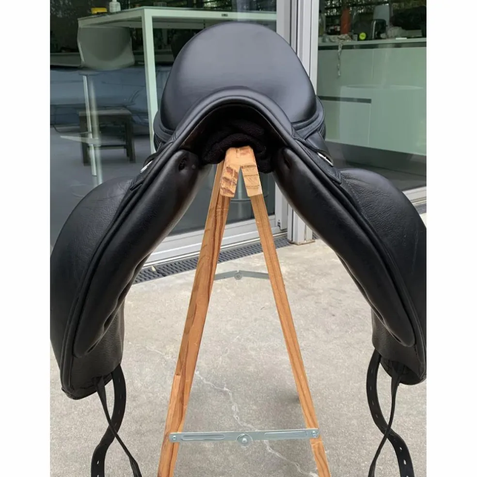 Selle dressage Équipe Viktoria taille 17,5