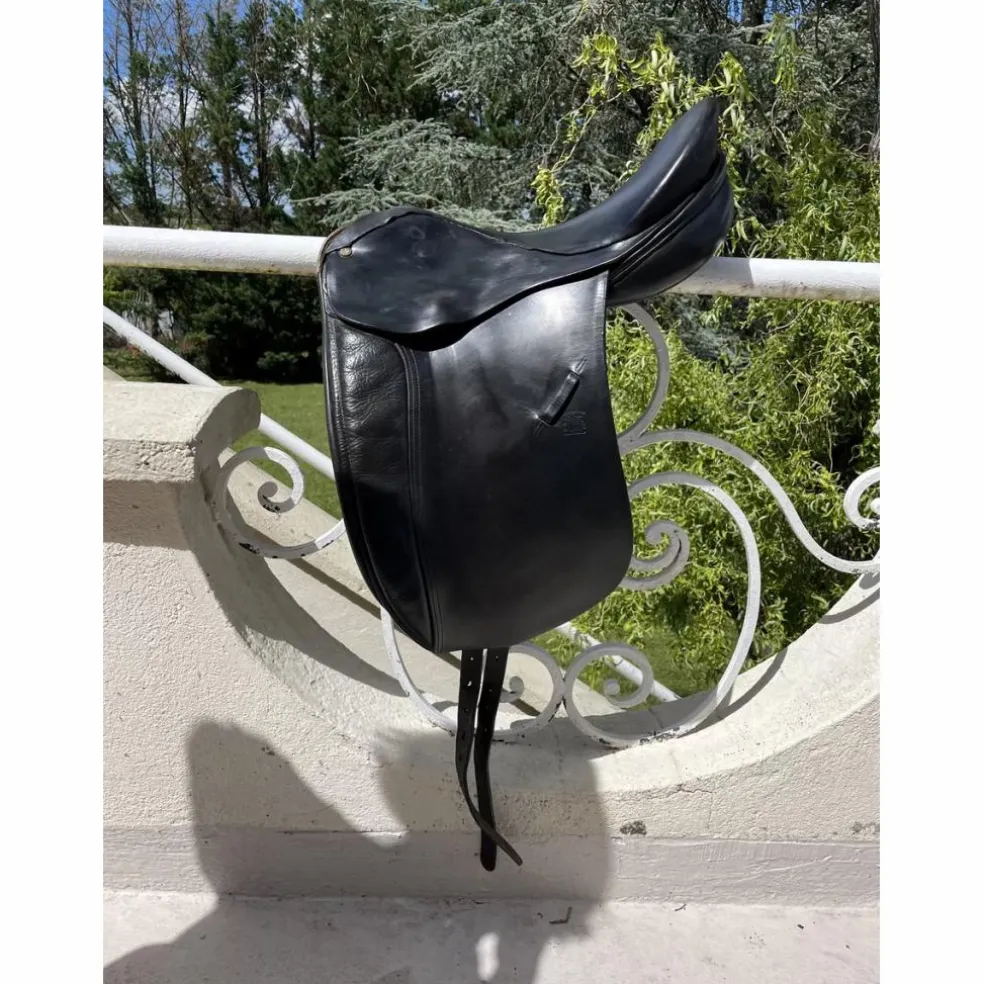 selle dressage thoroughbred saddlery noire