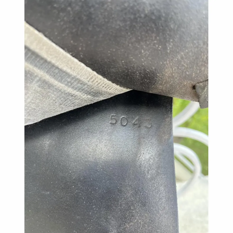 selle dressage thoroughbred saddlery noire