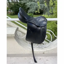 selle dressage thoroughbred saddlery noire