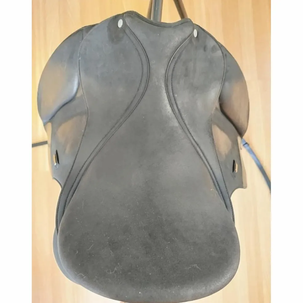 Selle dressage Wintec Isabell 16'5 cair