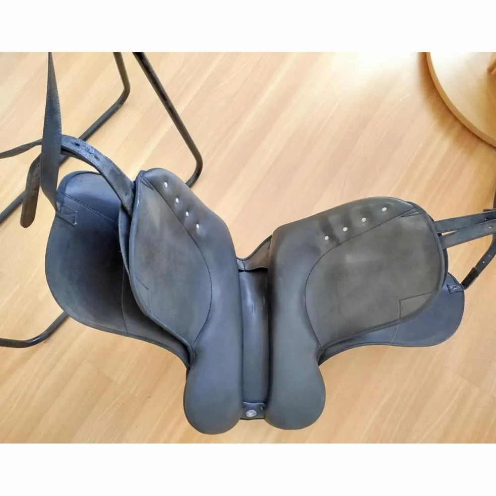 Selle dressage Wintec Isabell 16'5 cair