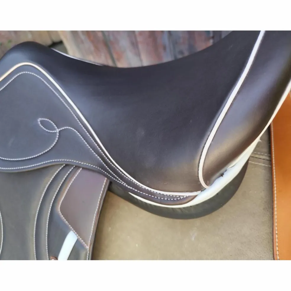 Selle EKUS F4 - 17,5" état neuf