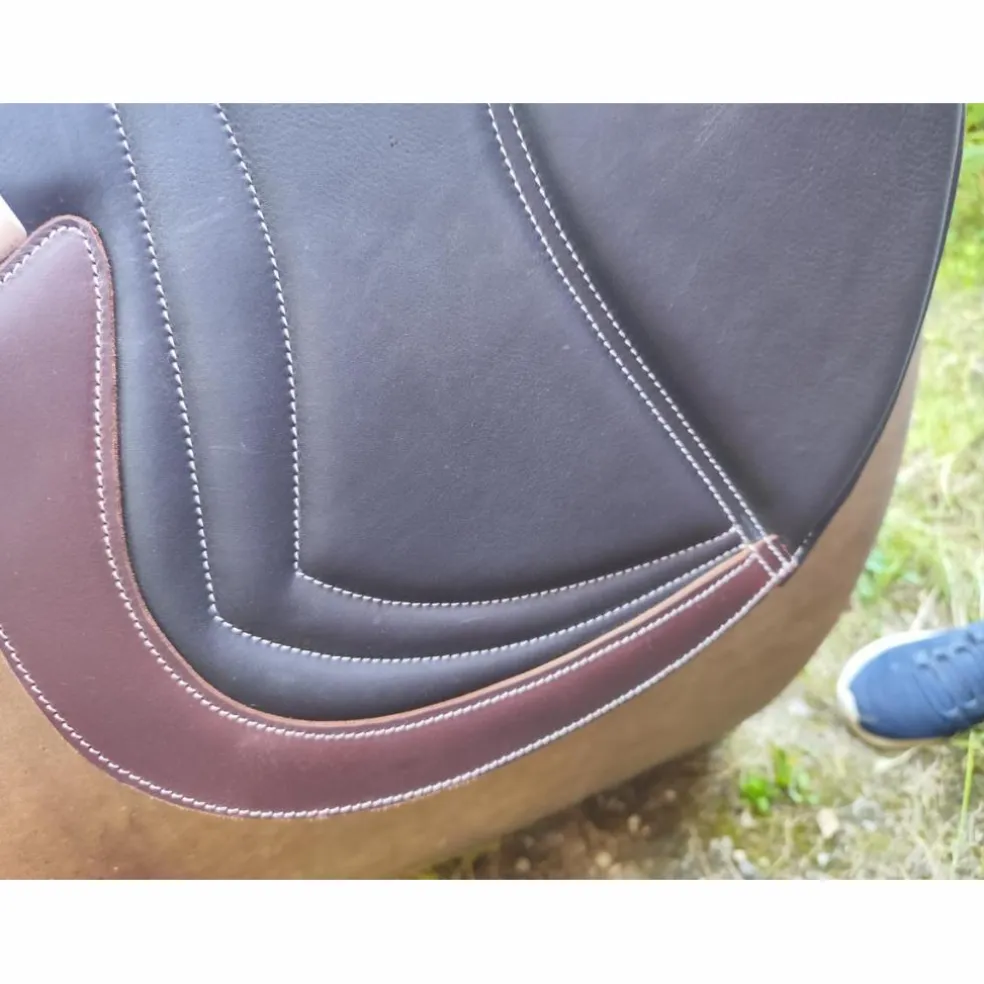 Selle EKUS F4 - 17,5" état neuf