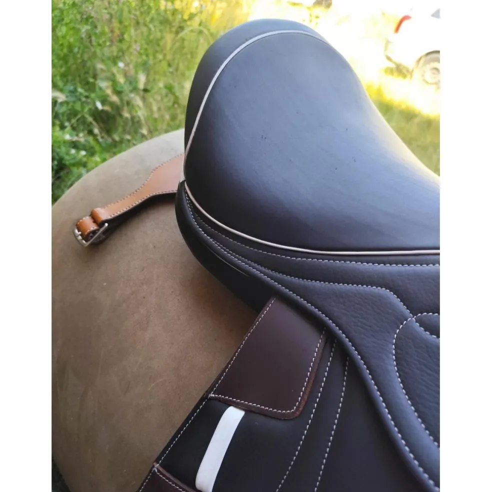 Selle EKUS F4 - 17,5" état neuf