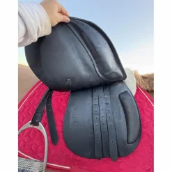Selle en cuir 17,5 pouces excellent état