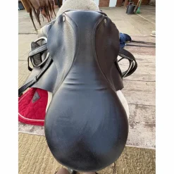 Selle en cuir 17,5 pouces excellent état