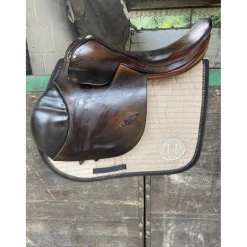 selle en cuir brun