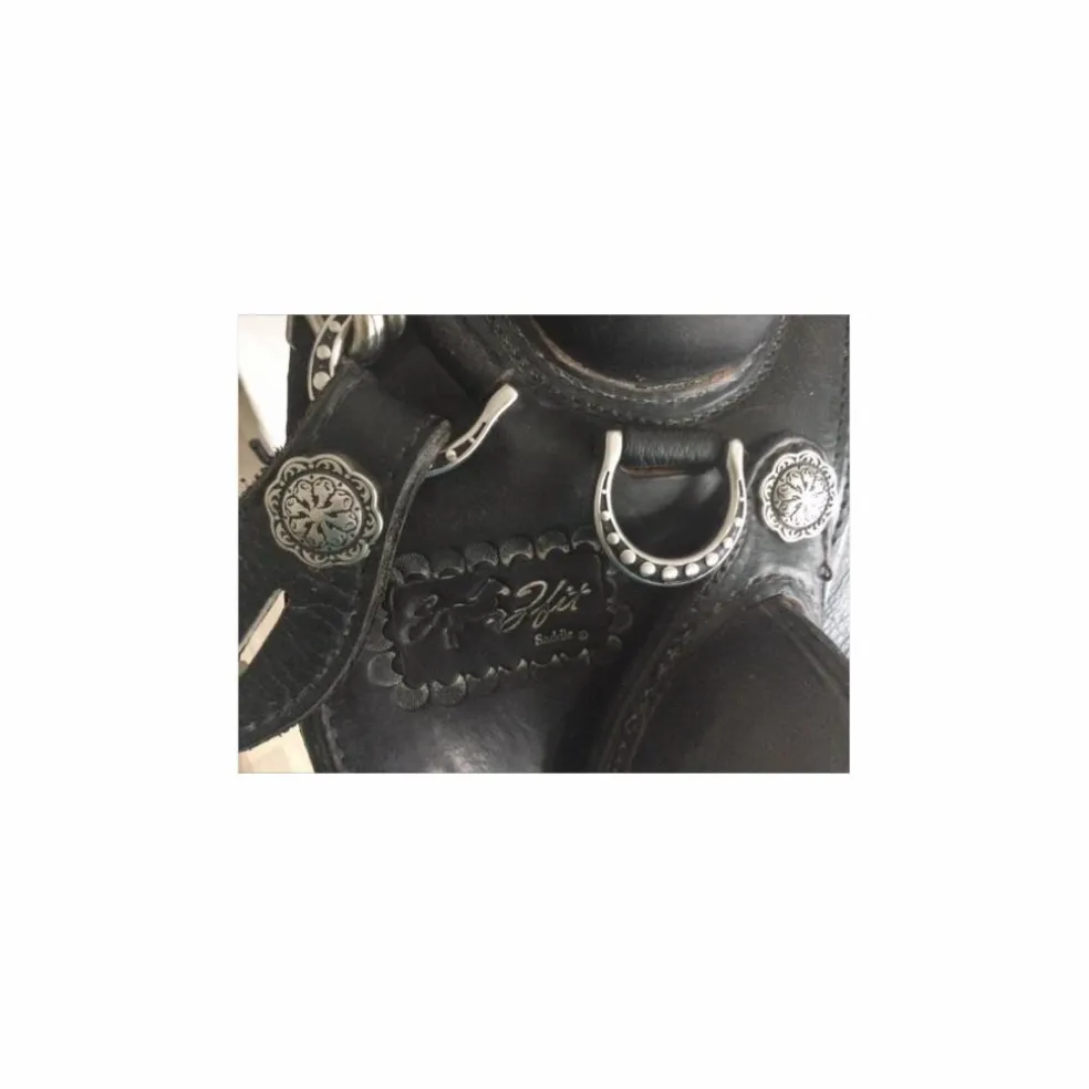 Selle EZ fit en cuir sans arcon + accessoires