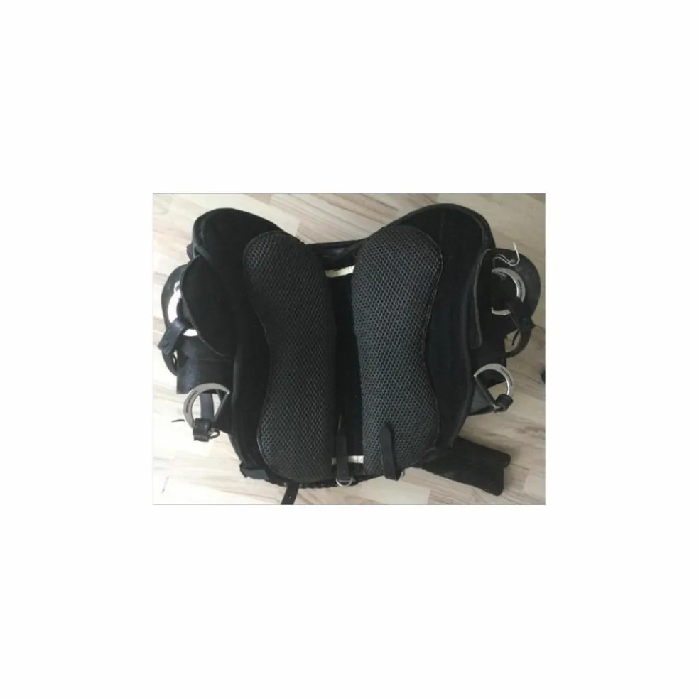 Selle EZ fit en cuir sans arcon + accessoires