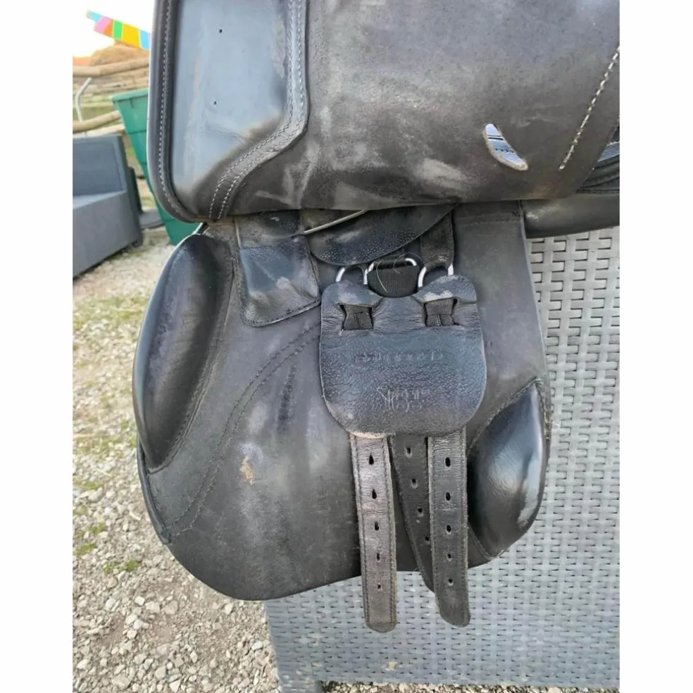 selle fouganza noire cuire