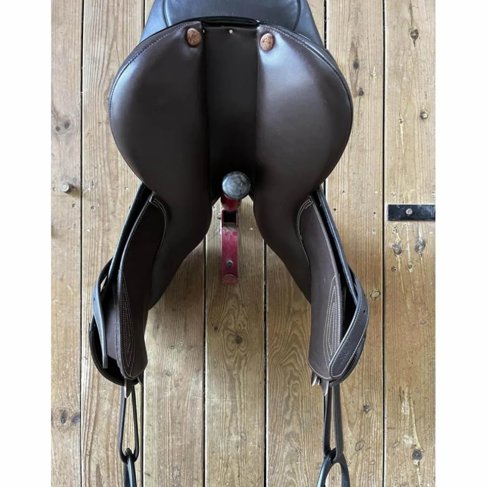 Selle Ikonic