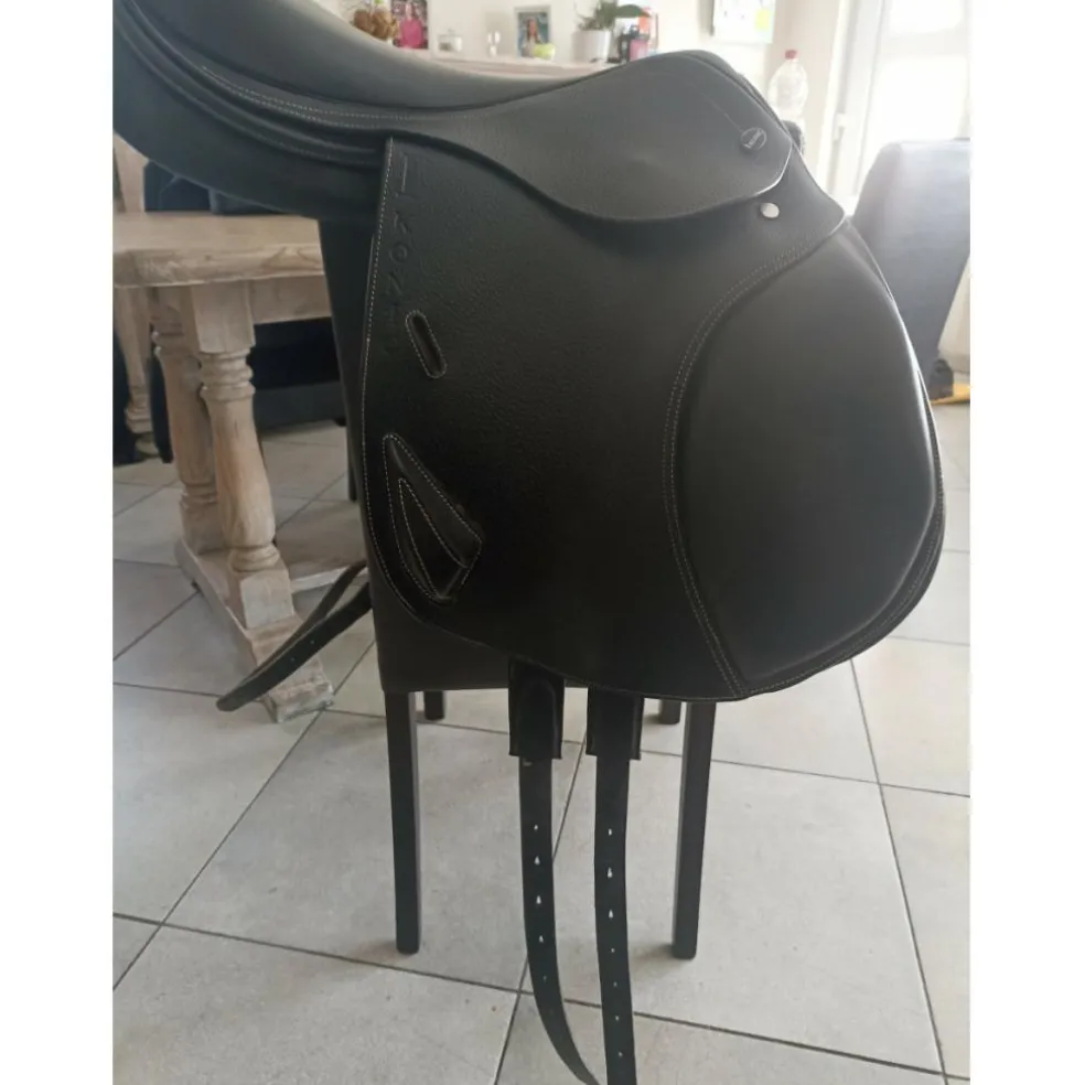 Selle ikonic cross mono quartier taille 17, 5 pouces modifiable