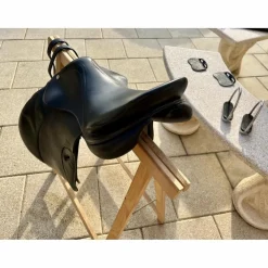 Selle mixte en cuir noir