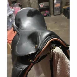 Selle mixte JMR 16,5” cuir noir – très bon état