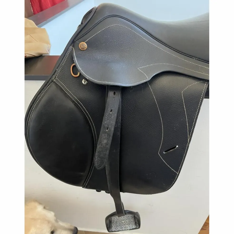 Selle mixte Pessoa 17,5 pouces noir