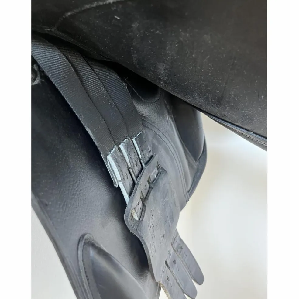 Selle mixte Pessoa 17,5 pouces noir
