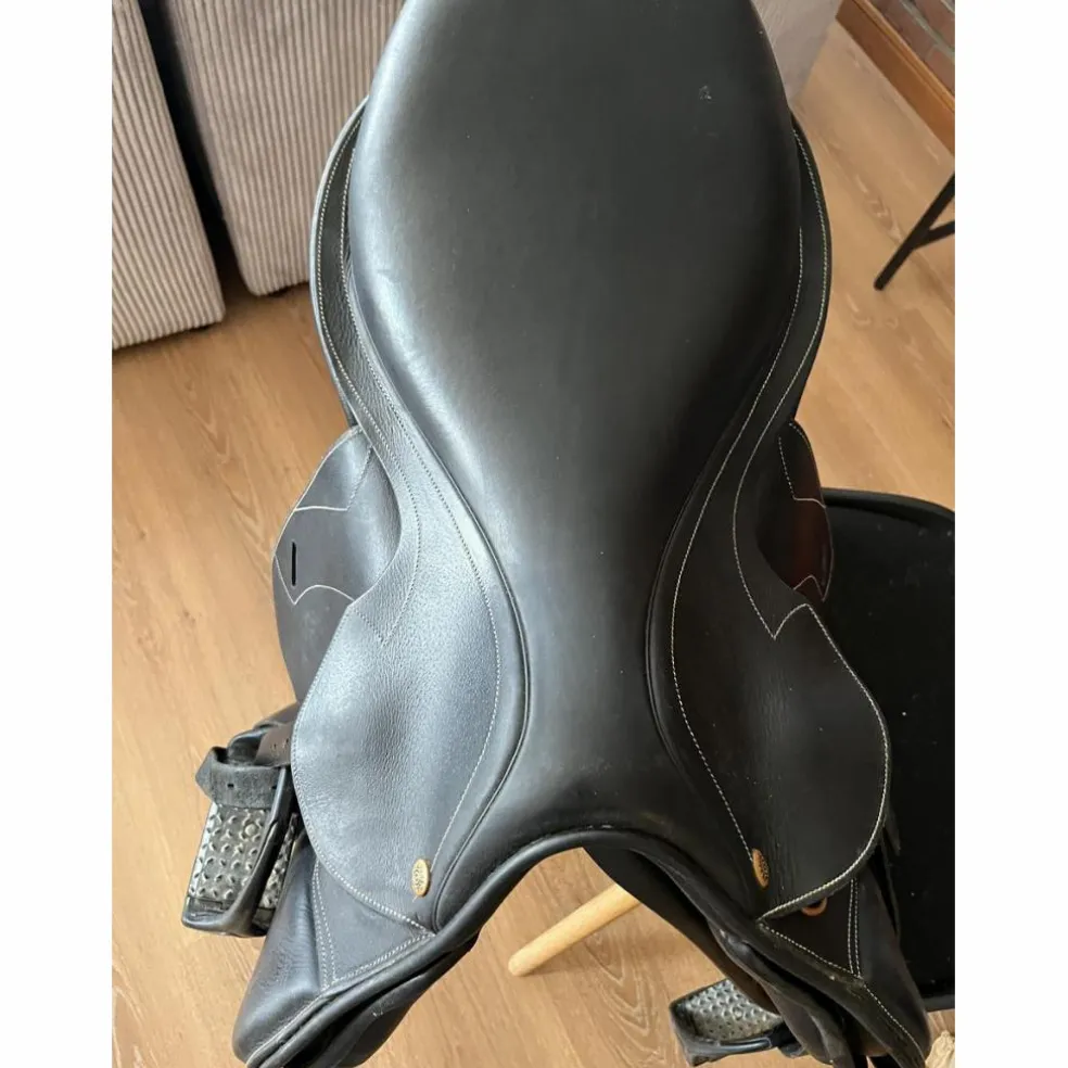 Selle mixte Pessoa 17,5 pouces noir