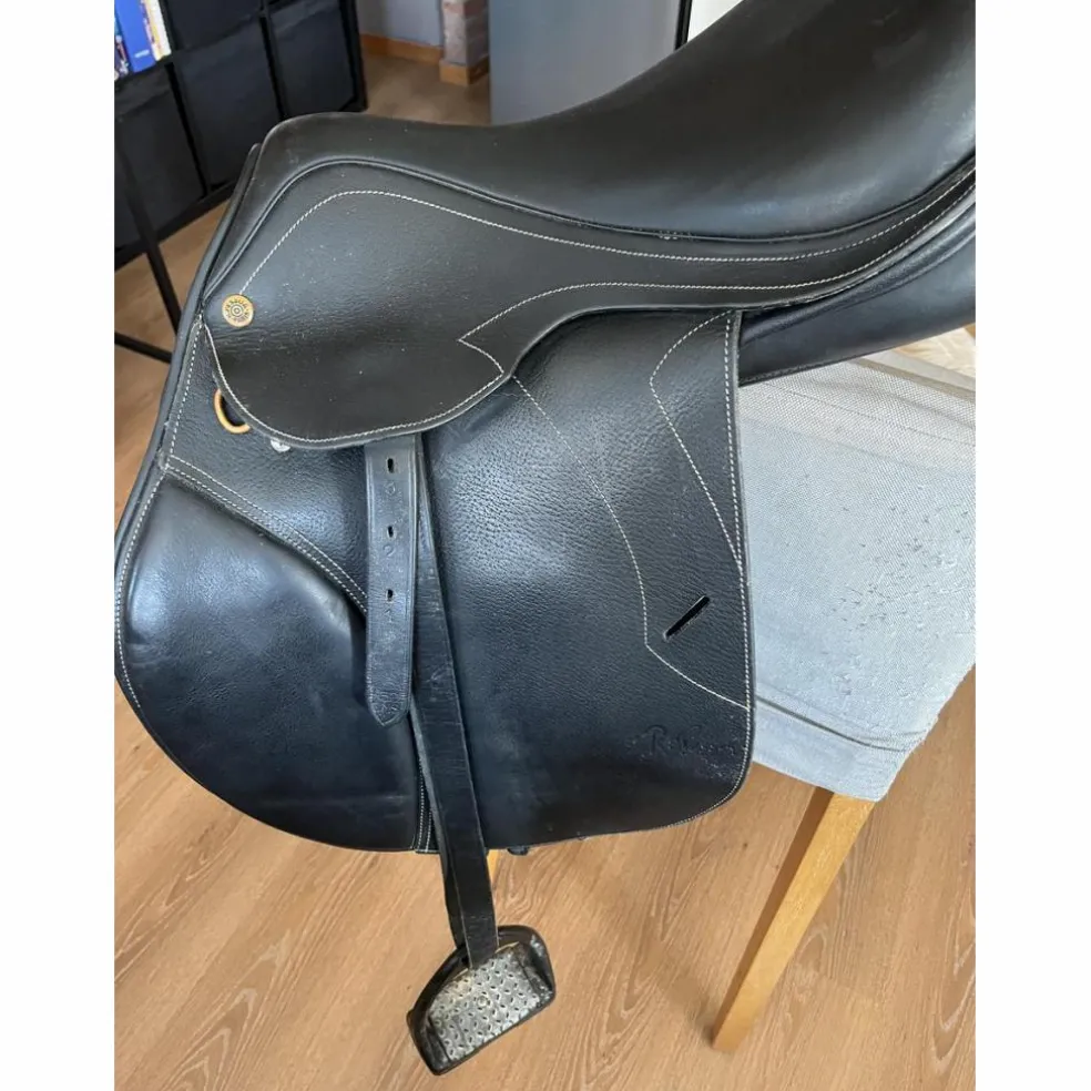 Selle mixte Pessoa 17,5 pouces noir