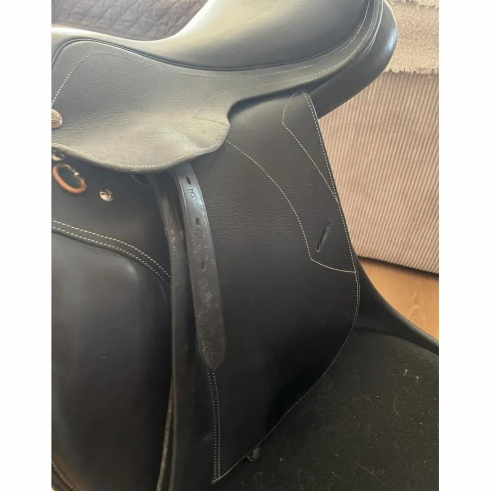 Selle mixte Pessoa 17,5 pouces noir