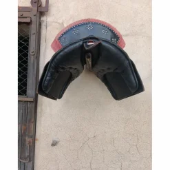 Selle Portugaise rouge et noir en bon etat