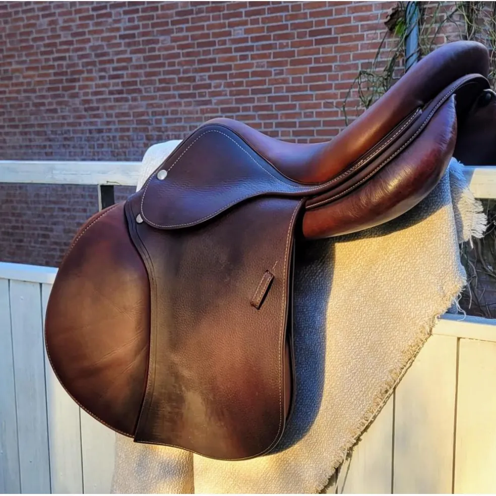 Selle Renaissance modèle M — État excellent, matelassures laine ajustable