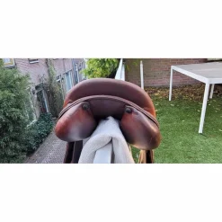 Selle Renaissance modèle M — État excellent, matelassures laine ajustable