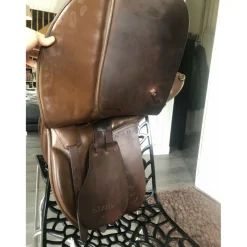 Selle ronzon Island avec son couvre selle en mouton véritable