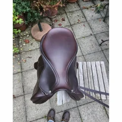 Selle RS Line Monoquartier marron 17.5