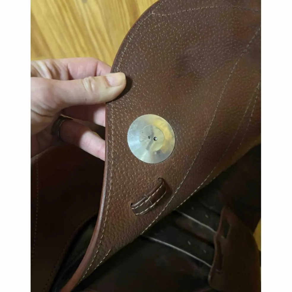 selle semi plate MEYER 2023 TAILLE 17 EN PARFAIT ÉTAT