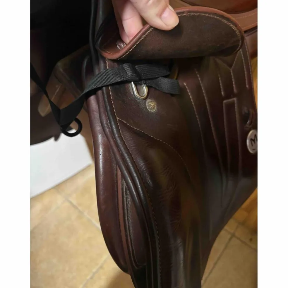 selle semi plate MEYER 2023 TAILLE 17 EN PARFAIT ÉTAT