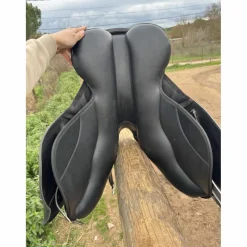 Selle Thorowgood T4 haut garrot 17’