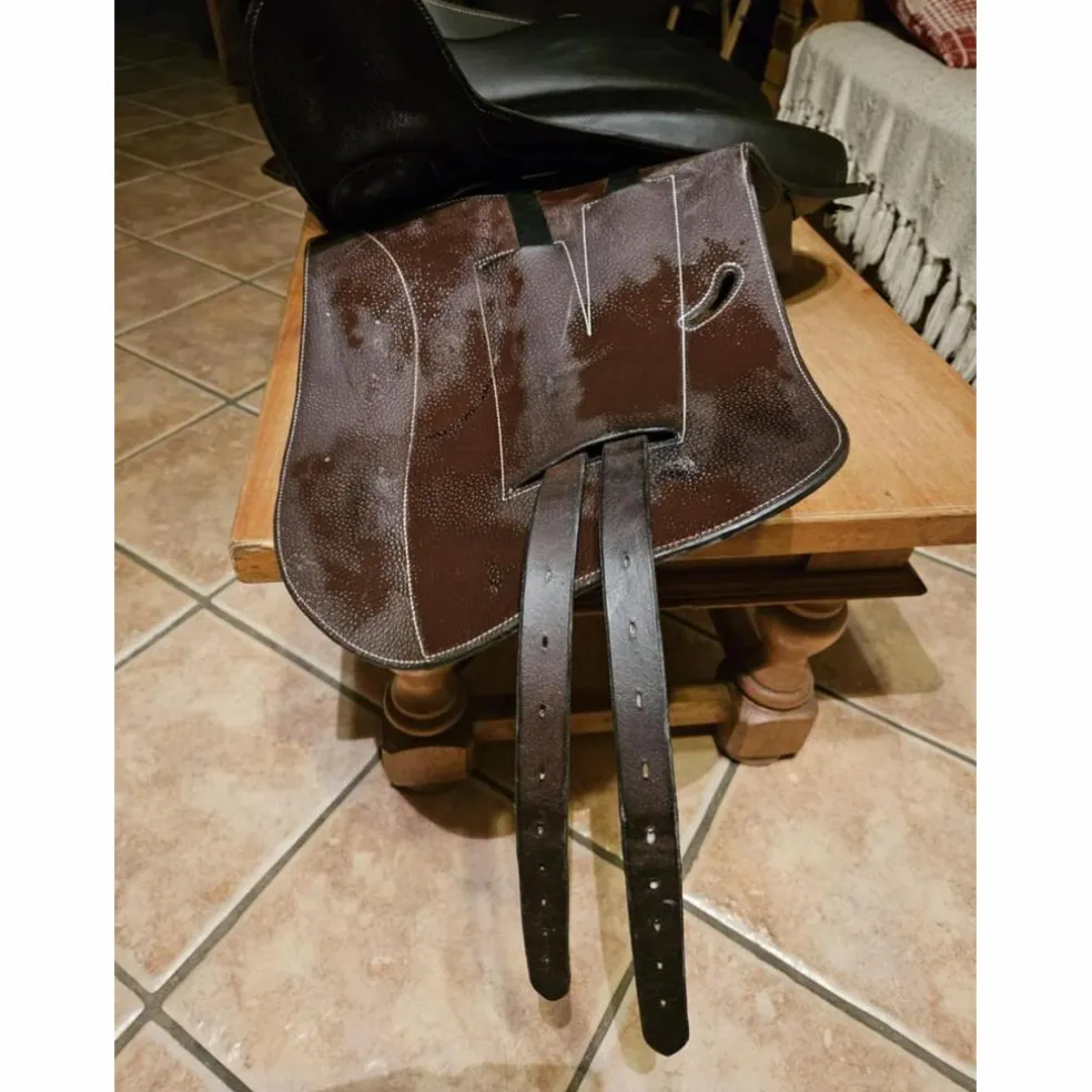 Selle TREC de marque Forestier.