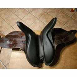 Selle TREC de marque Forestier.