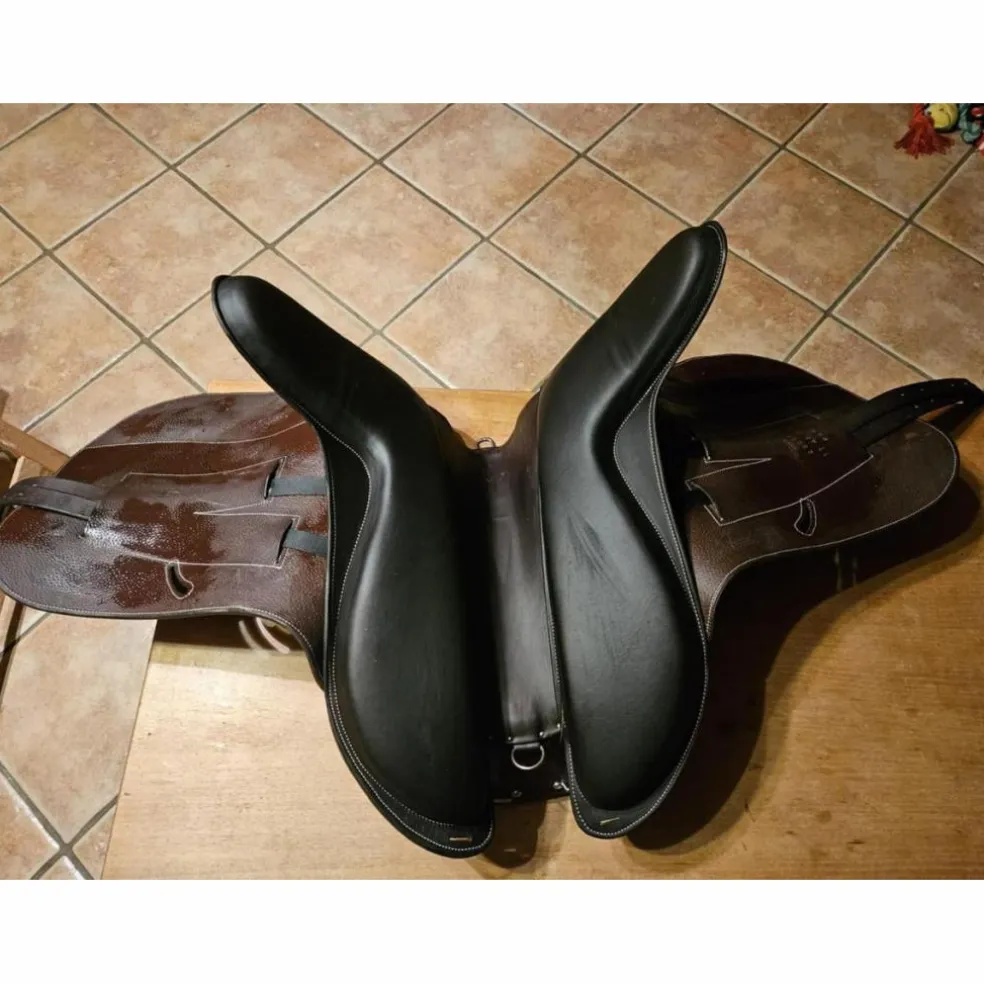 Selle TREC de marque Forestier.