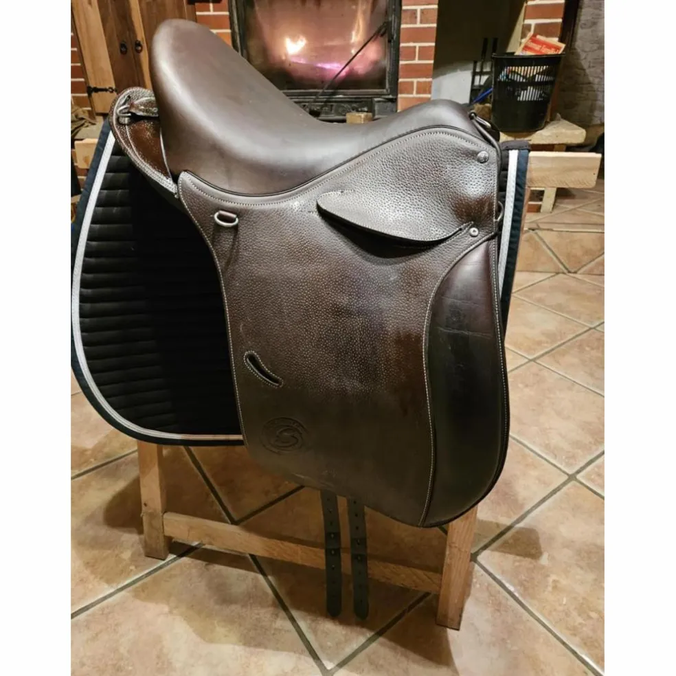 Selle TREC de marque Forestier.