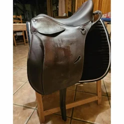 Selle TREC de marque Forestier.