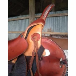 Selle western de randonnée et sacoches