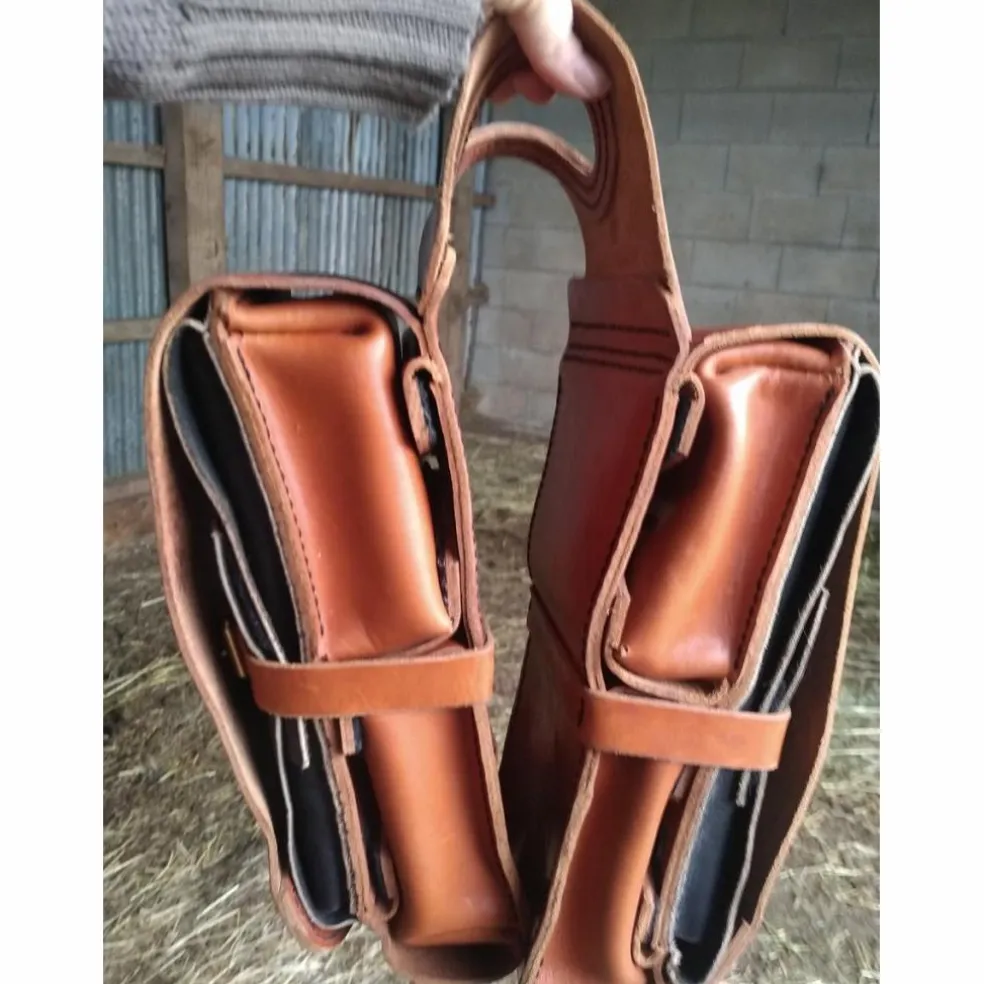 Selle western de randonnée et sacoches