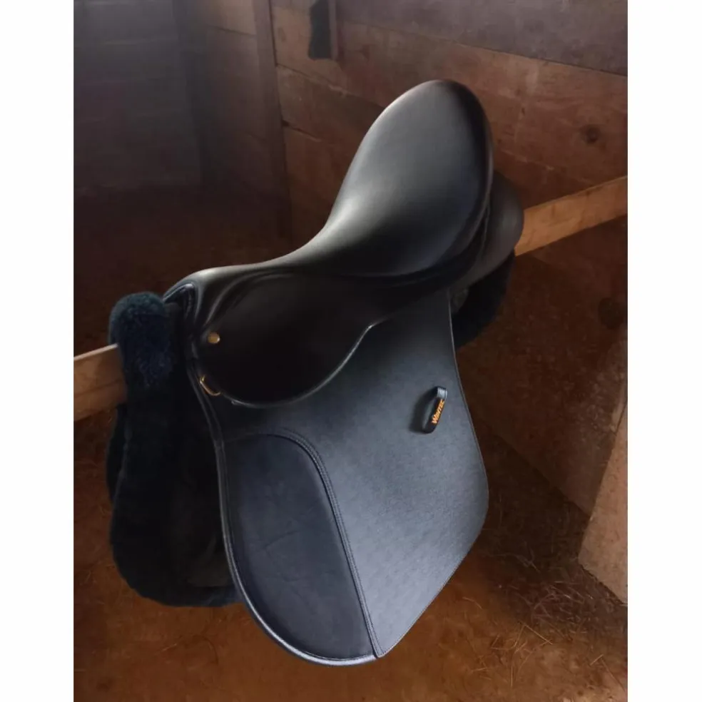 SELLE WINTEC 17" MIXTE CAIR NOIRE NEUVE