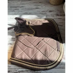 tapis + bonnet marron et liseré