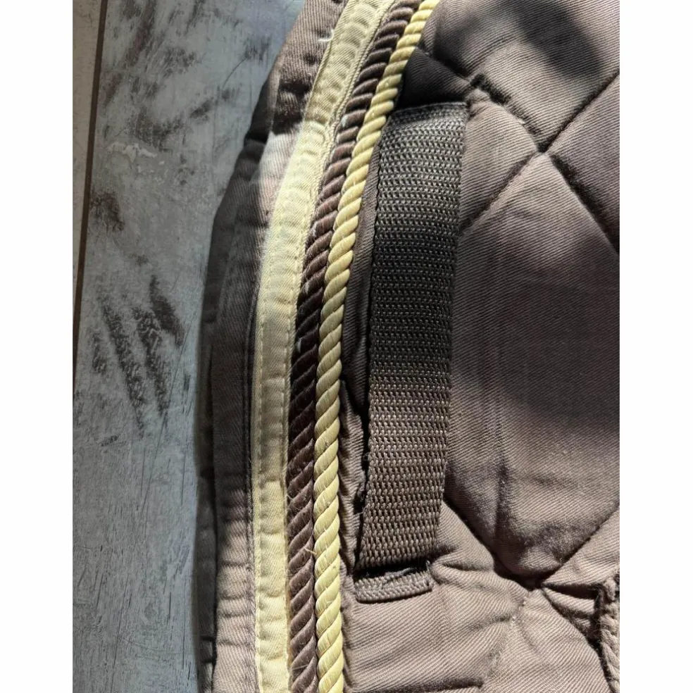 tapis + bonnet marron et liseré