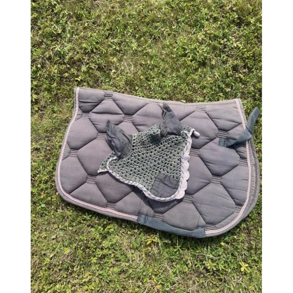 tapis + bonnet rose et gris