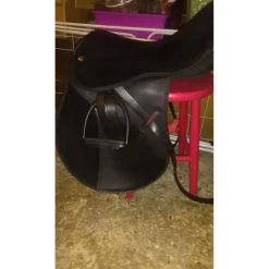 tapis +amortisseur + selle +étrivière et étrier