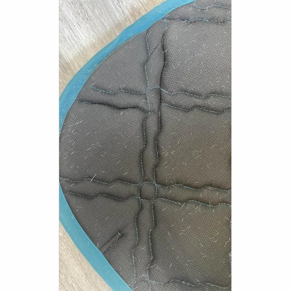Tapis bleu HKM