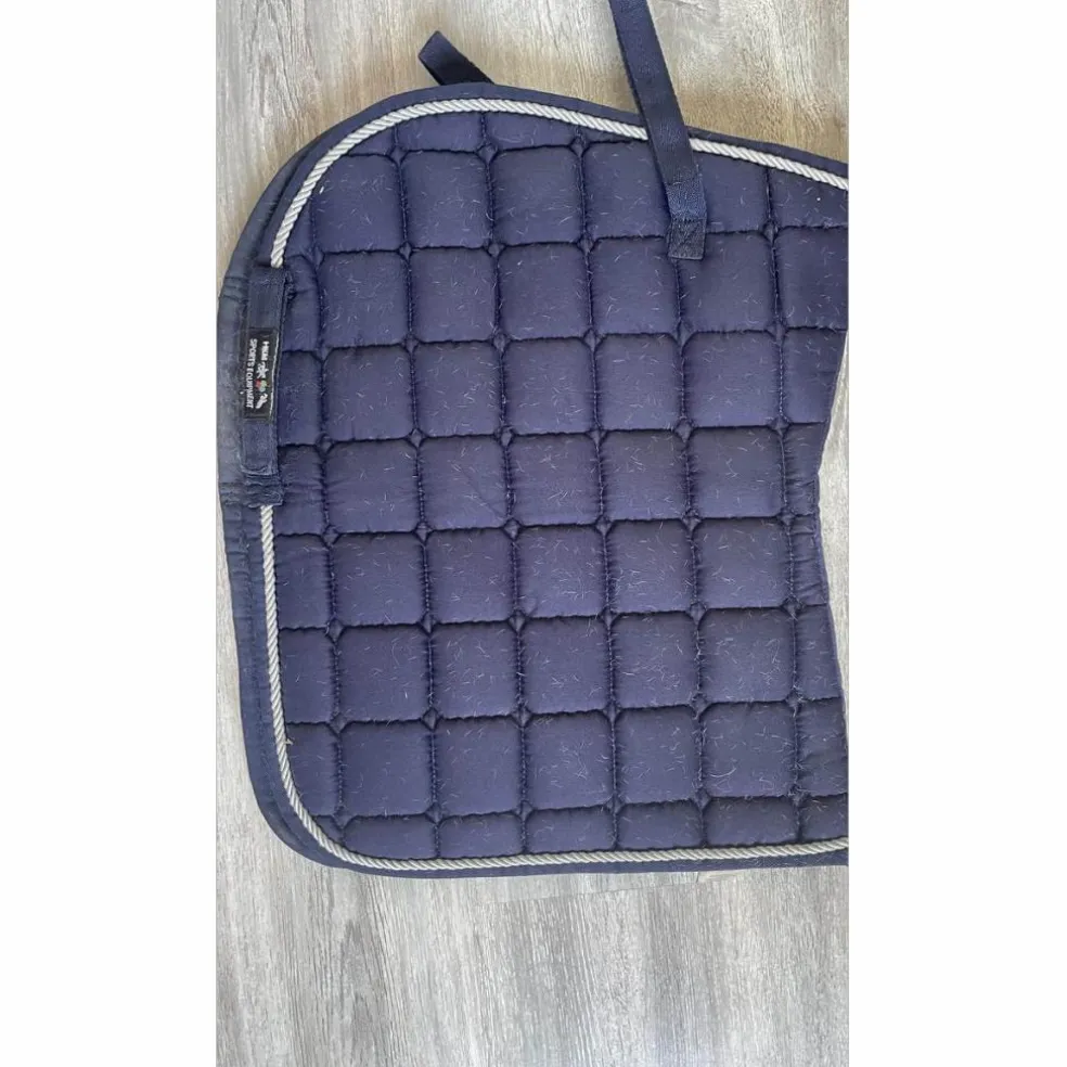 tapis bleu, HKM