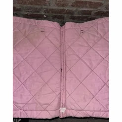 Tapis cheval rose brodé