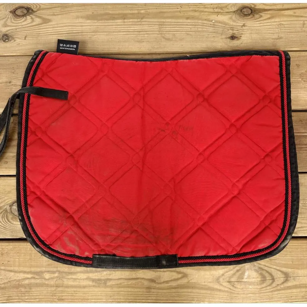 tapis cheval rouge